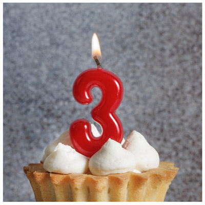 Свечи-цифры Свеча -цифра "3" Красная 4,5см
