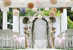 Декор из помпонов!